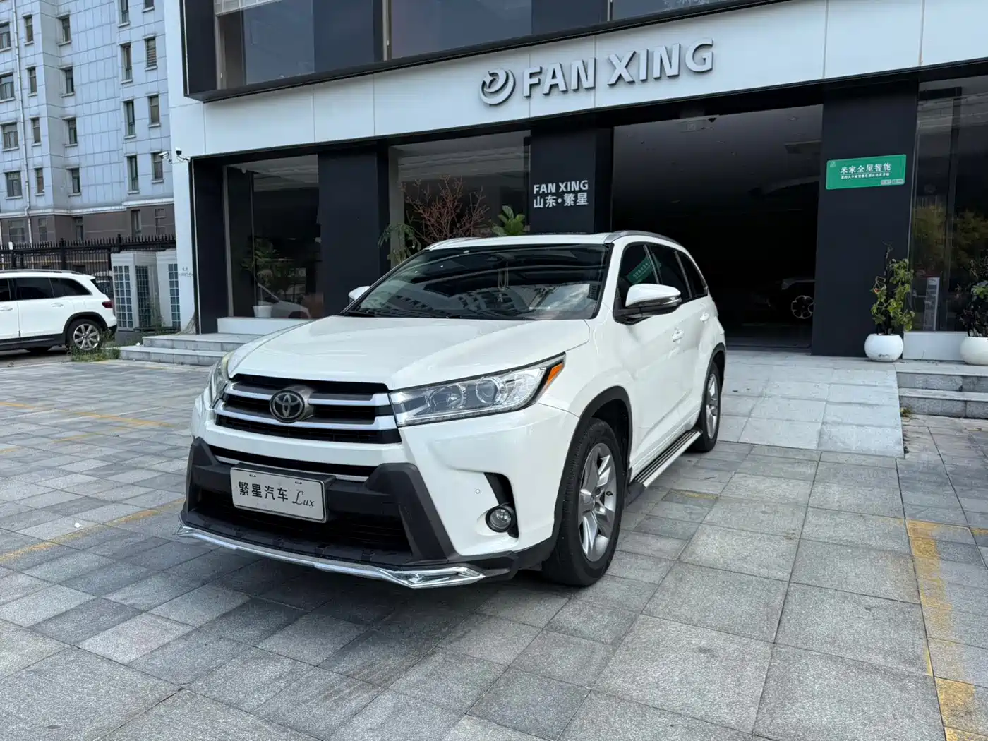 Фото 1 - Toyota Highlander