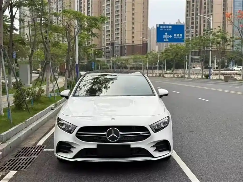 Mercedes-Benz A-Class 2019 A 200 L Sport Sedan фото 2