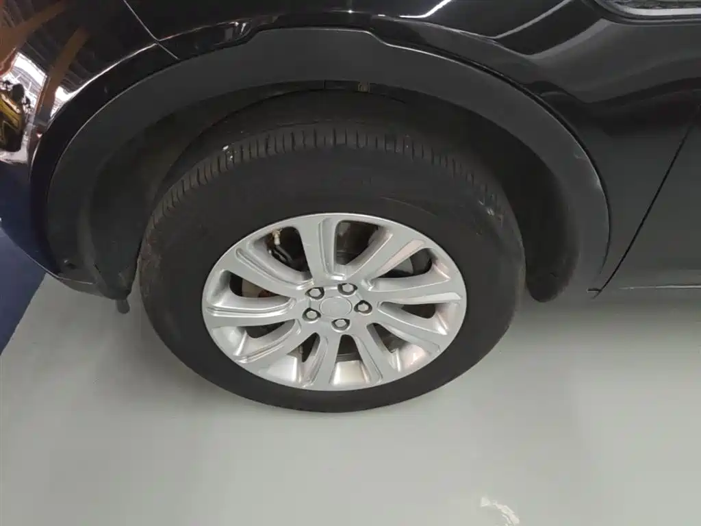 Land Rover Discovery Sport 2019 240PS SE Edition China VI фото 23