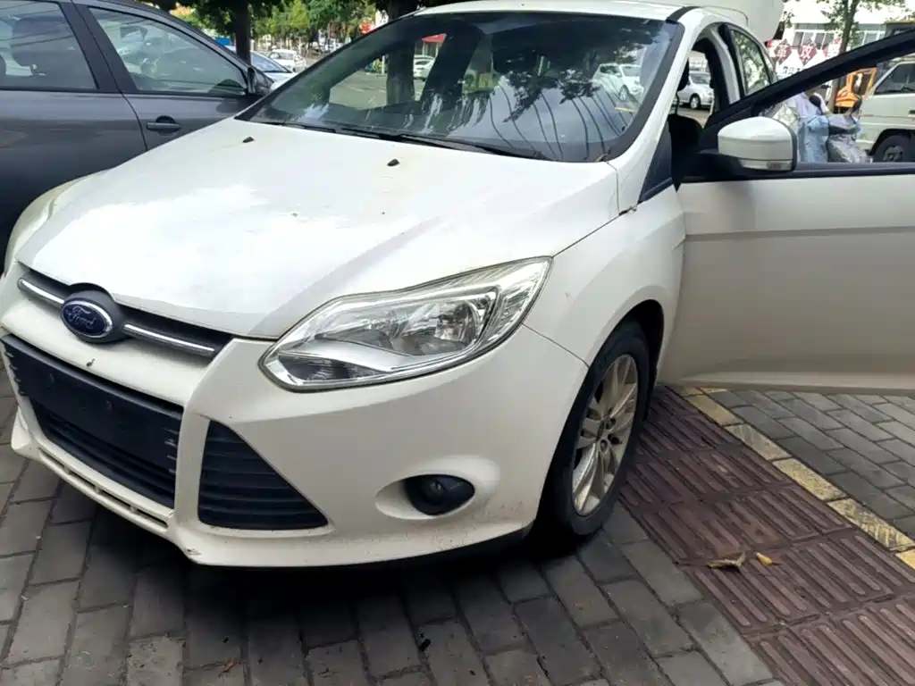 Фото 1 - Ford Focus