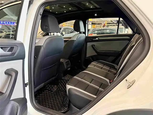 Volkswagen T-ROC 2023 300TSI DSG 2WD Starlight Edition — фото 5