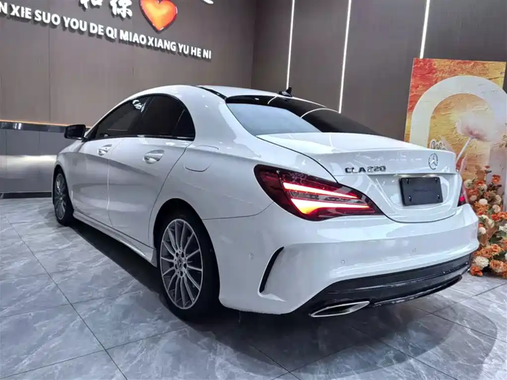 Mercedes-Benz CLA (Import) 2016 CLA 220 4MATIC фото 7