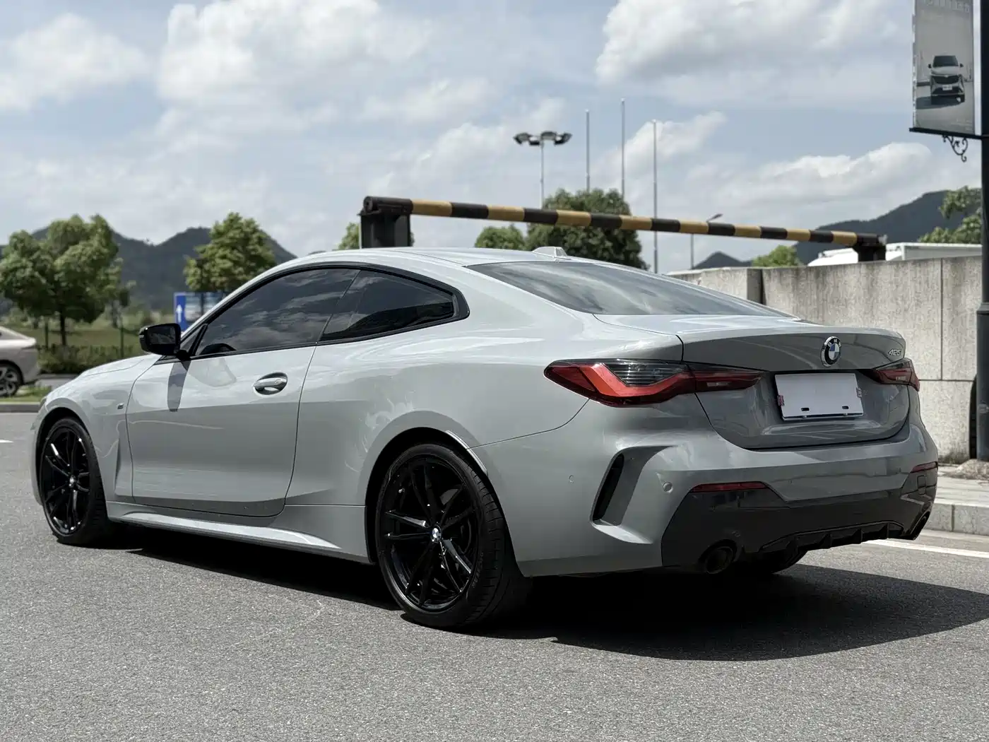 BMW 4 Series 2023 425i M Sport Shadowline Package фото 4