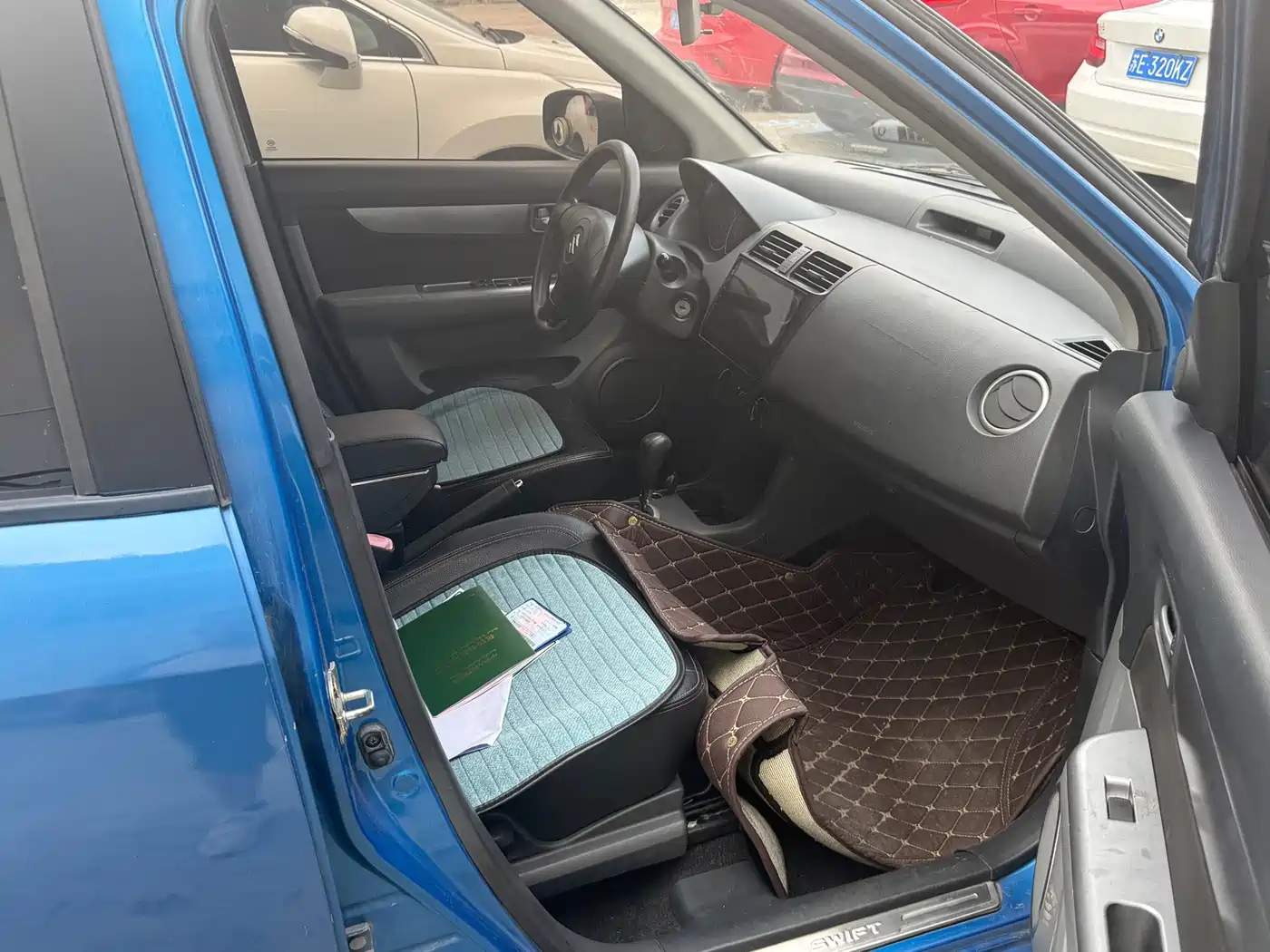 Фото 3 - Suzuki Swift