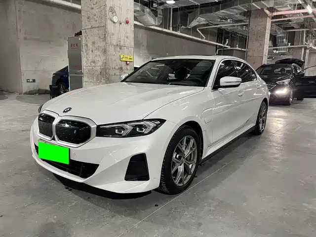 BMW i3 eDrive 35 L