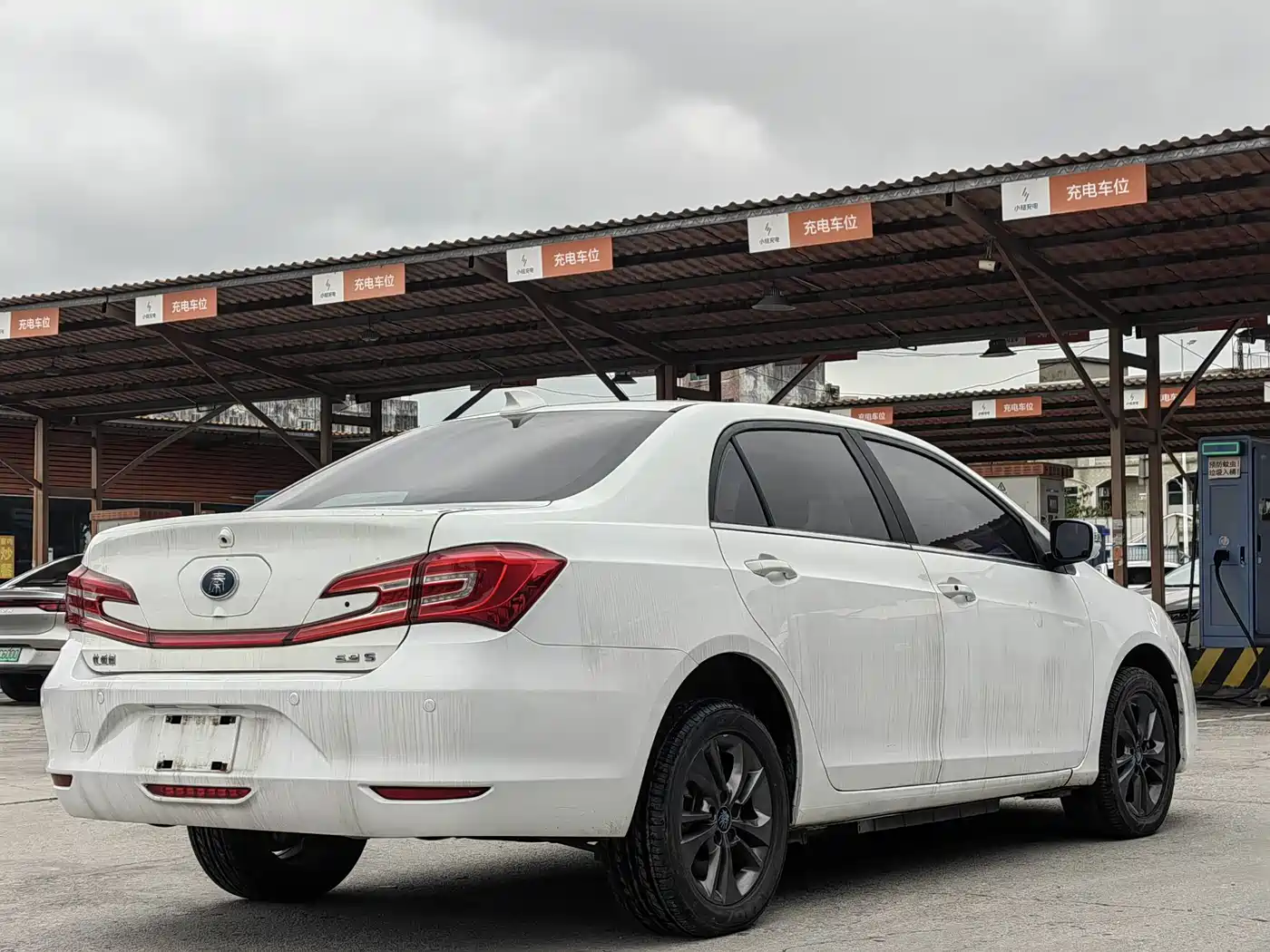 BYD Qin New Energy 2017 1.5T Premium Model фото 6