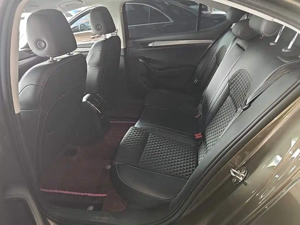 Škoda Superb 2019 TSI280 DSG Comfort Edition фото 17