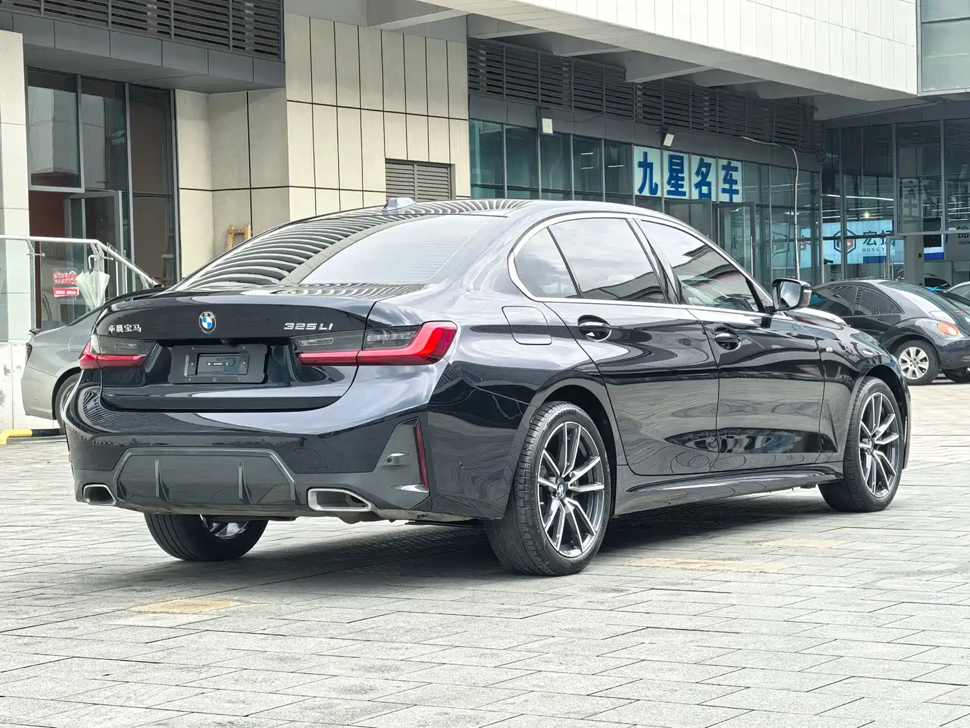 BMW 3 Series 2025 325Li M Sport Package фото 5