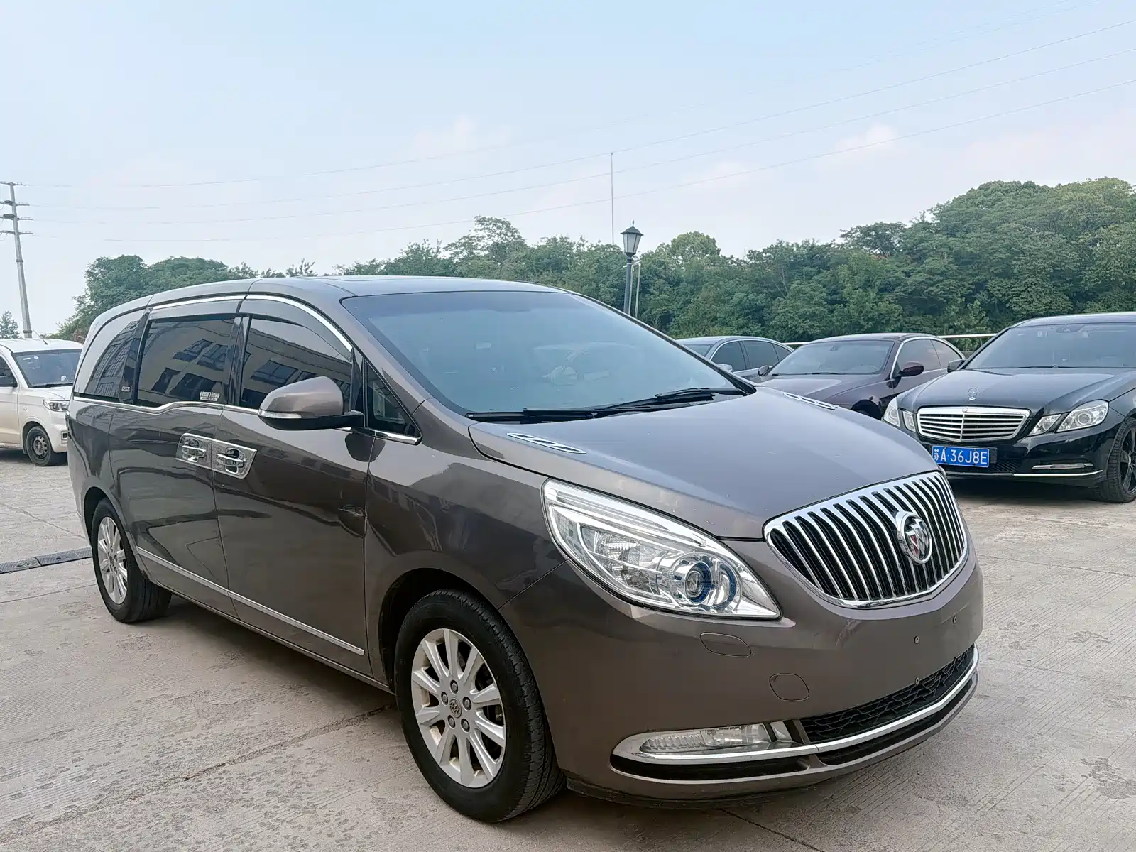 Фото 1 - Buick GL8