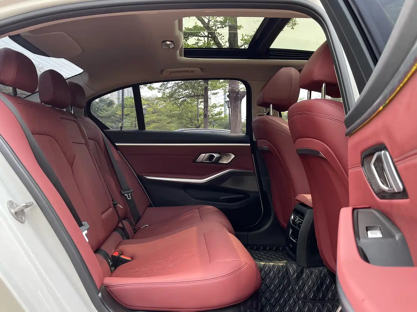 BMW 3 Series 2025 325Li M Sport Package фото 14
