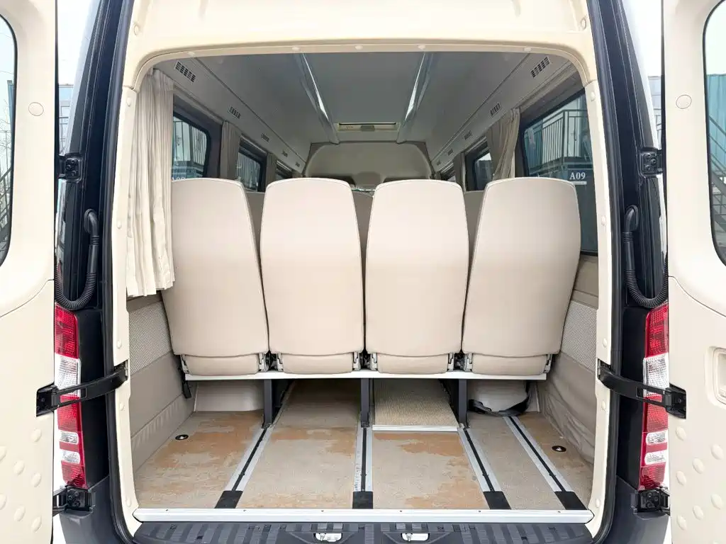 Mercedes-Benz Sprinter 2013 2012 Model 2.1T Premium Tour Long Wheelbase