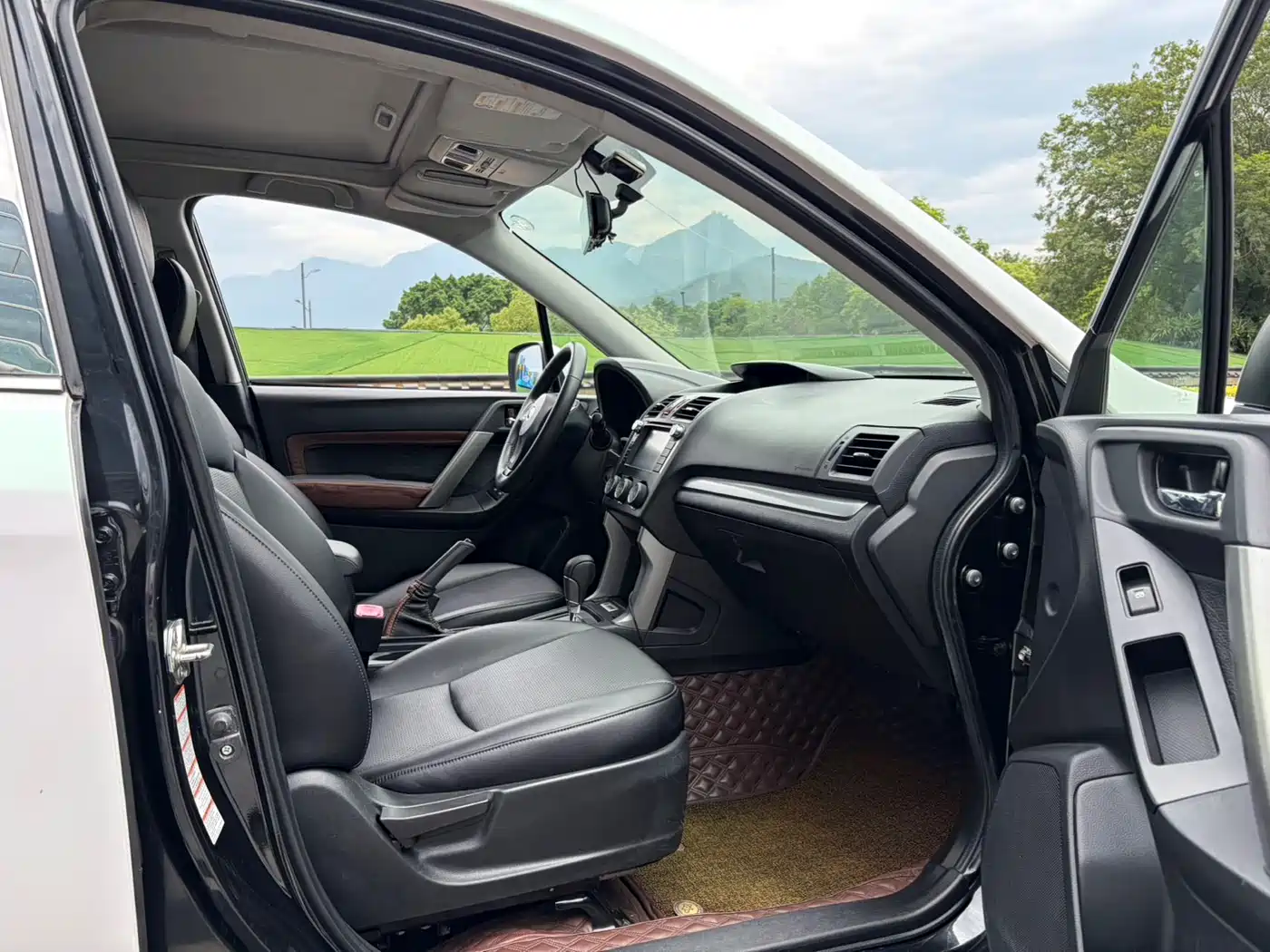 Subaru Forester 2014 2.5i Automatic Elite Edition фото 9