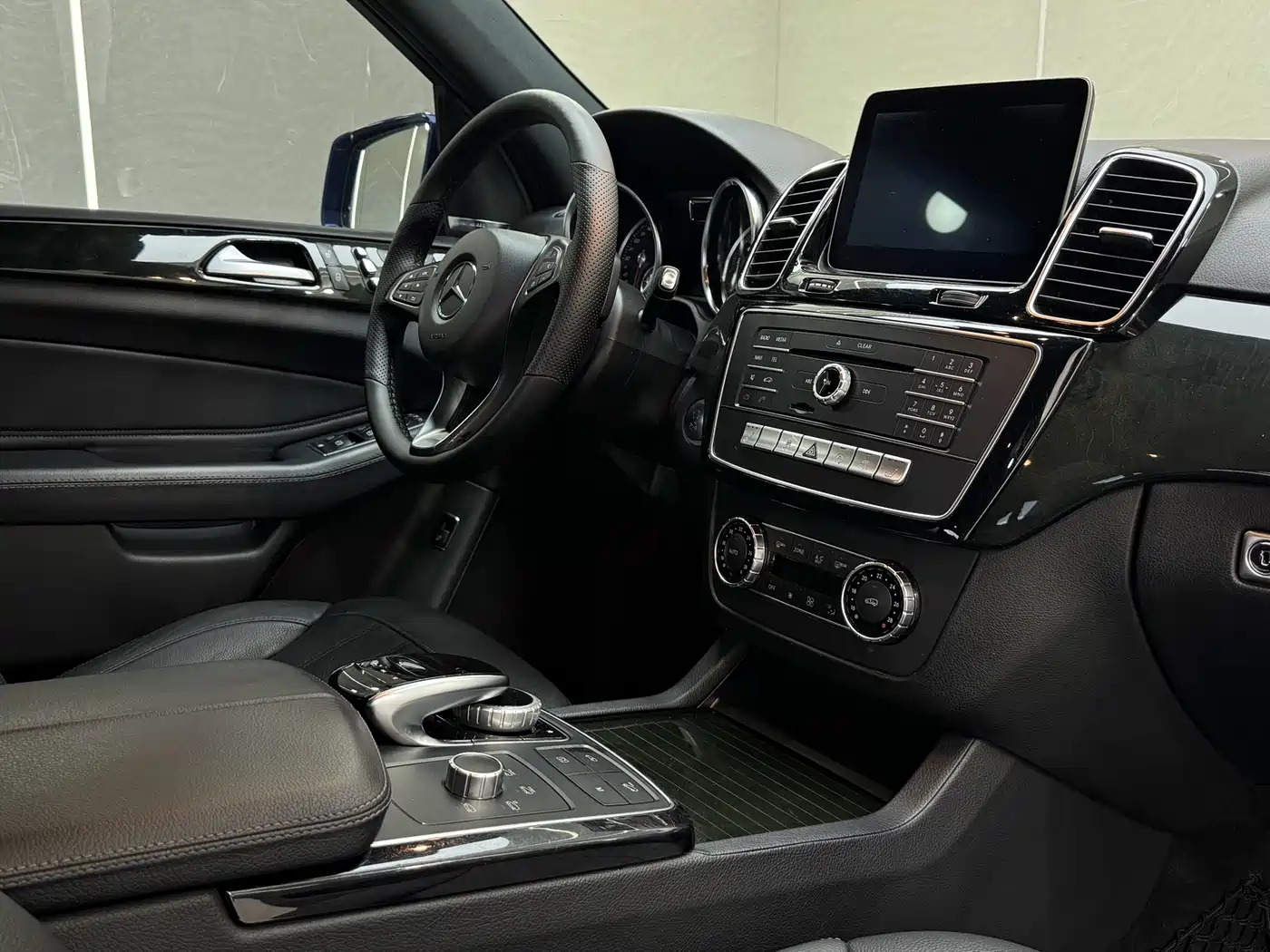 Mercedes-Benz GLE 2018 GLE 400 4MATIC Ultimate Edition фото 23