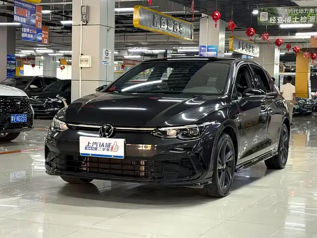 Volkswagen Golf 2023 Facelift 280TSI DSG R-Line Lite — фото 1