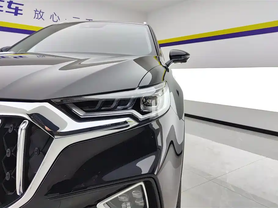 Hongqi HS5 2022 Facelift 2.0T Smart Flag Enjoyment Edition фото 5