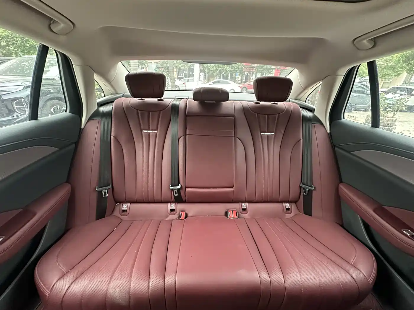 Hongqi H5 2024 1.5T DCT Smart Connect Flag Rhythm Edition фото 16