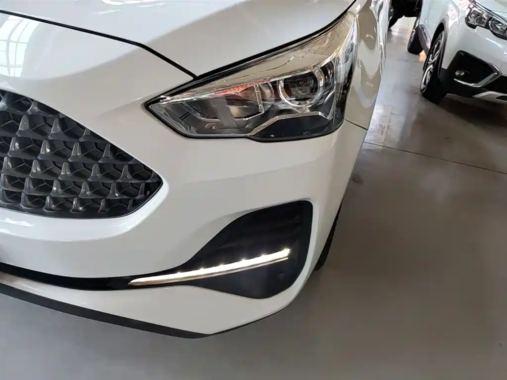 Haval M6 2019 1.5T DCT 2WD Value Edition (China VI) фото 24