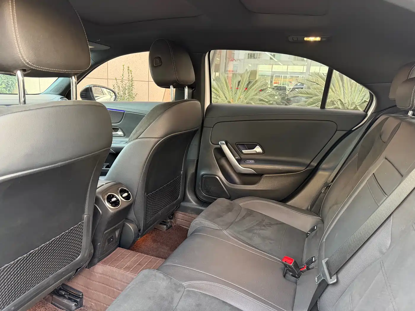 Mercedes-Benz A-Class 2024 A 200 L Fashion Edition фото 11