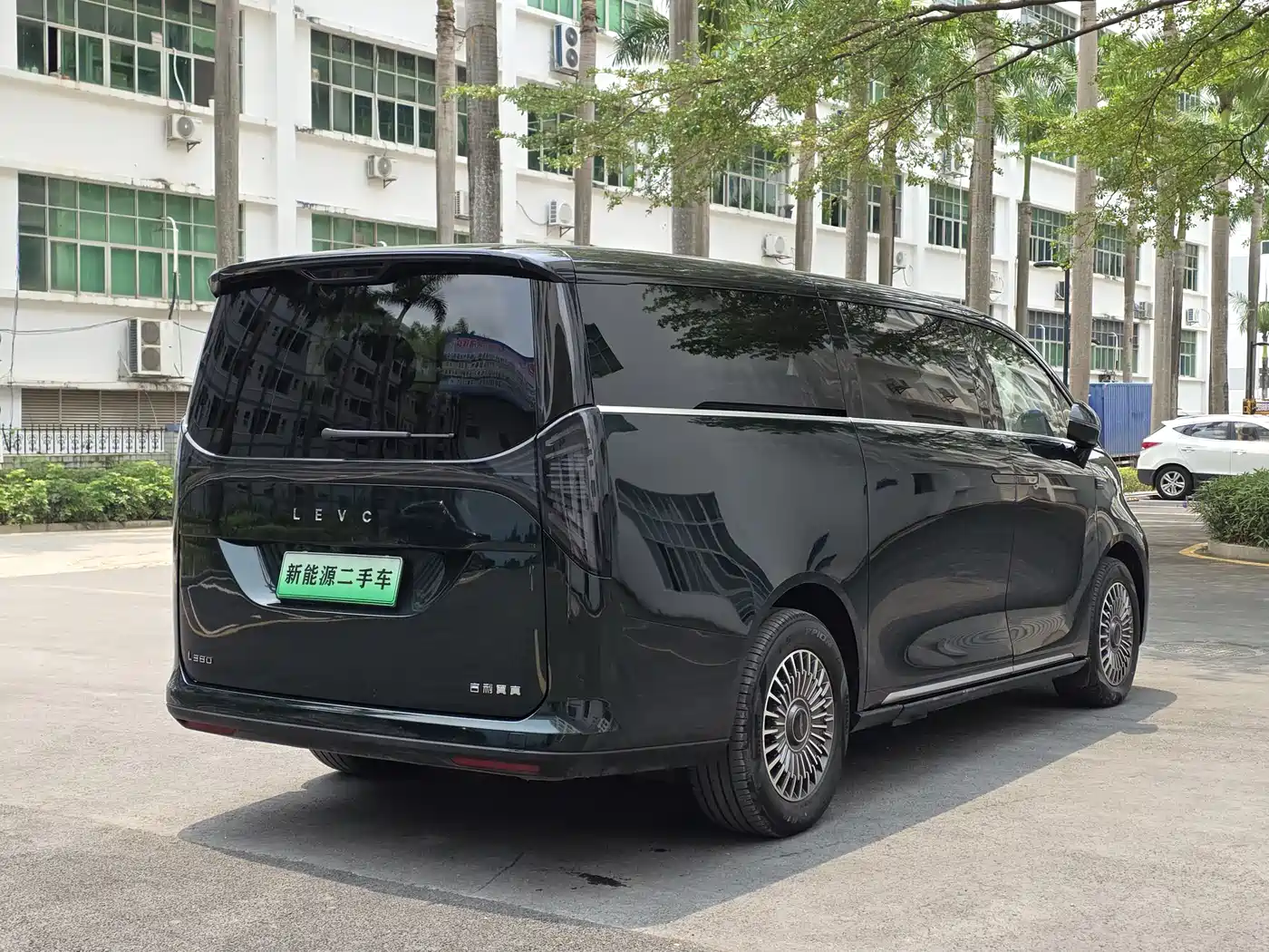 GEELY GALAXY WING TRUE L380