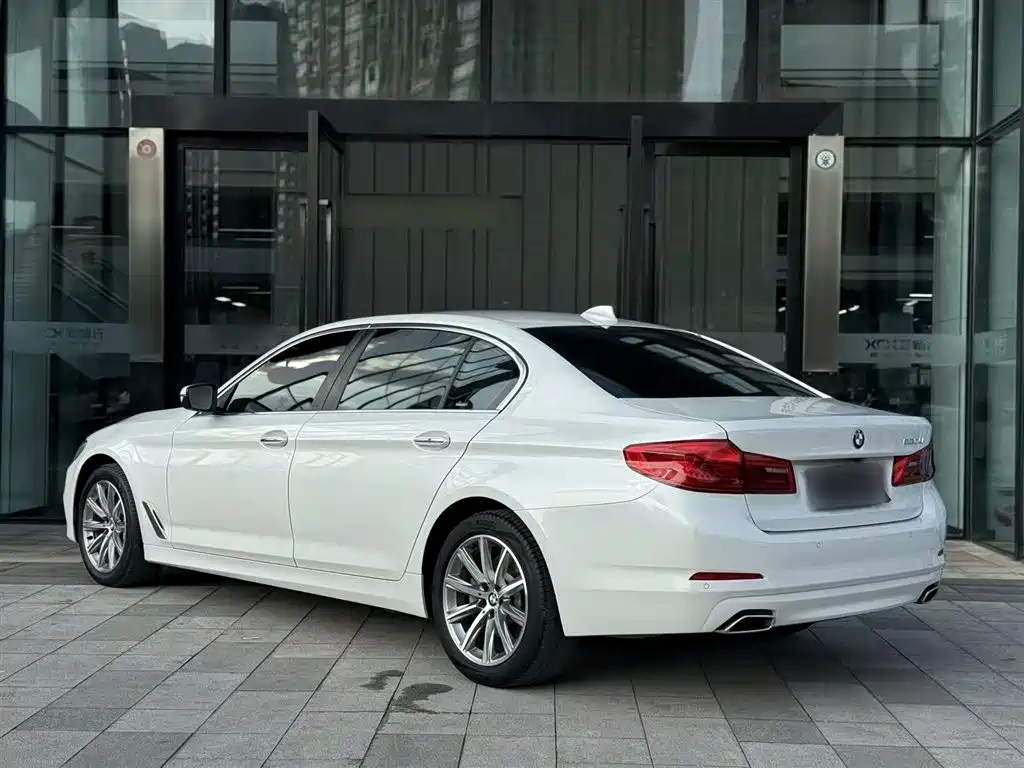 BMW 5 Series 2018 528Li Launch Special Edition фото 8