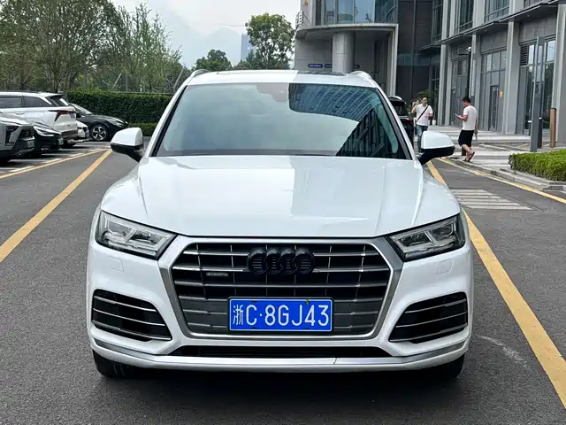 Audi Q5L 2020 40 TFSI Prestige Fashion — фото 2