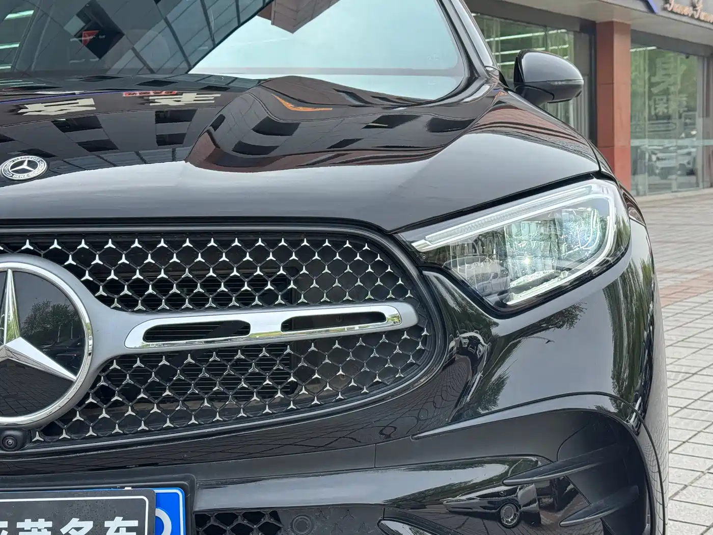 MERCEDES-BENZ GLC