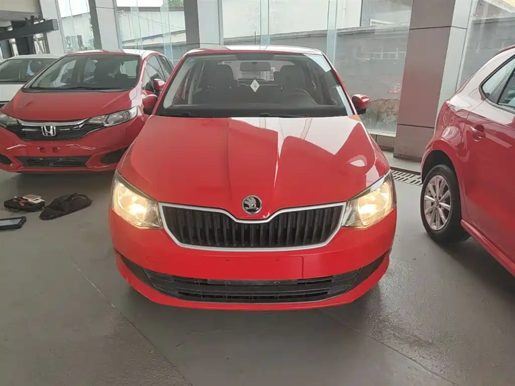 Škoda Fabia 2017 1.4L Auto Car Enjoy Edition фото 3