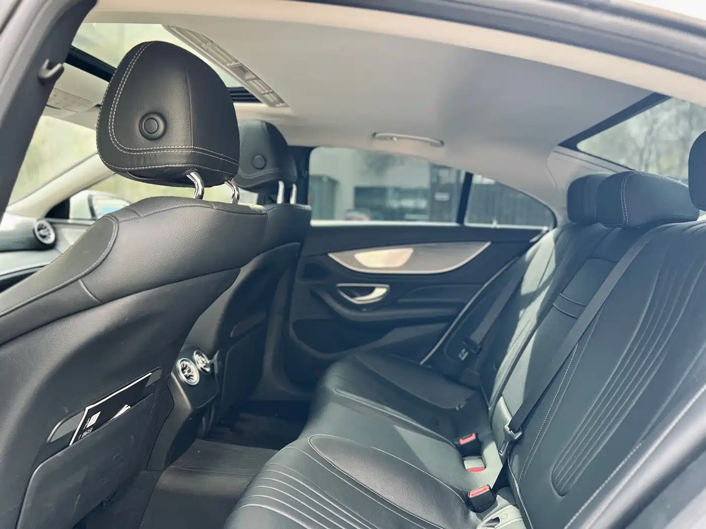 Mercedes-Benz CLS 2018 CLS 300 Luxury фото 11