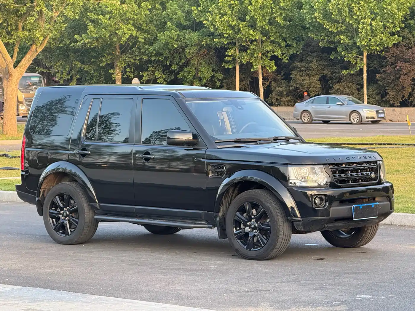 Land Rover Discovery 2013 3.0 SDV6 HSE Diesel фото 2