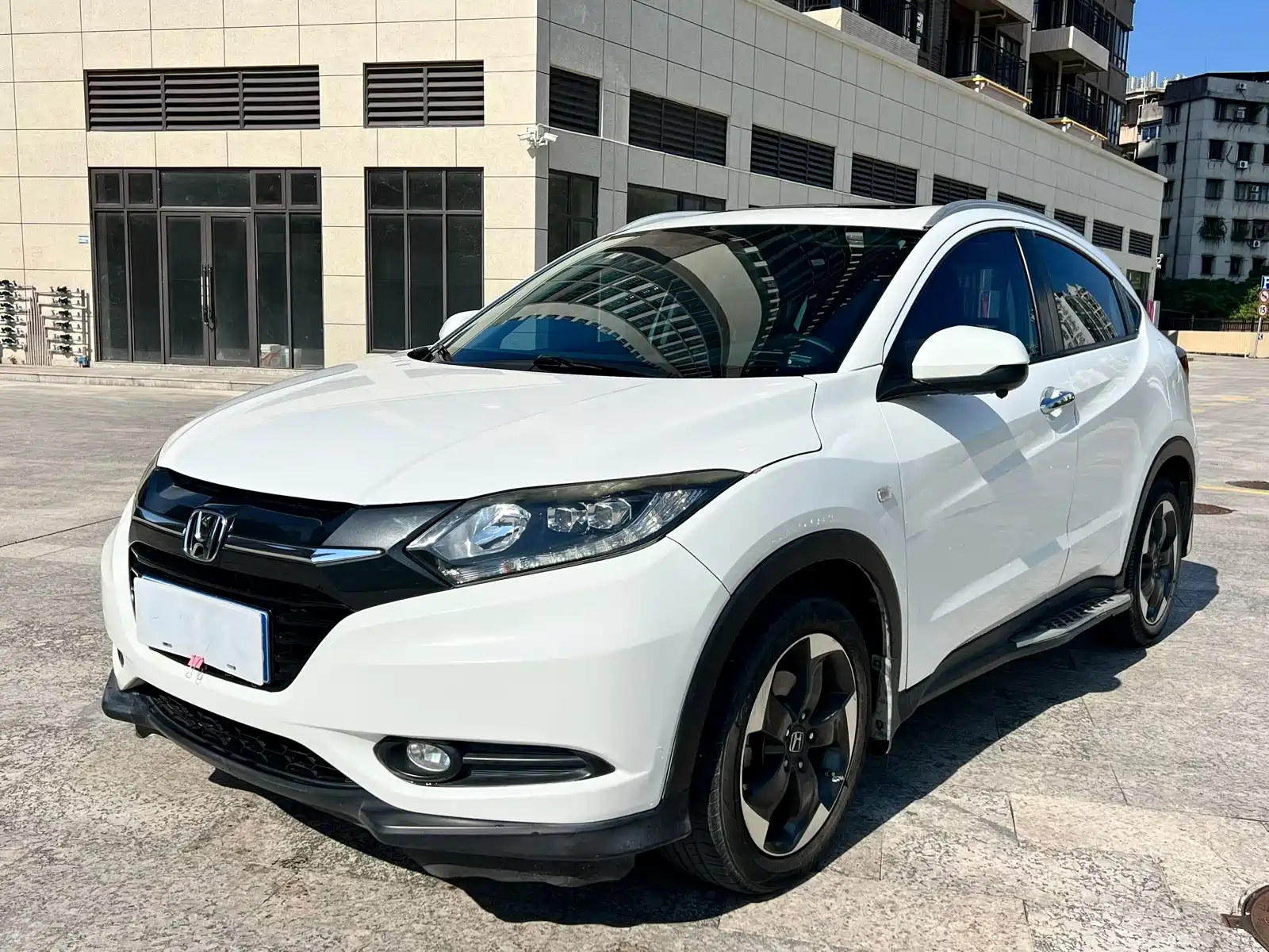 Фото 1 - Honda Vezel