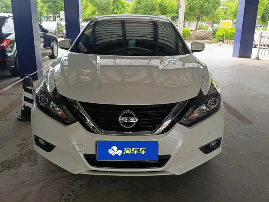 Фото 2 - Nissan Teana