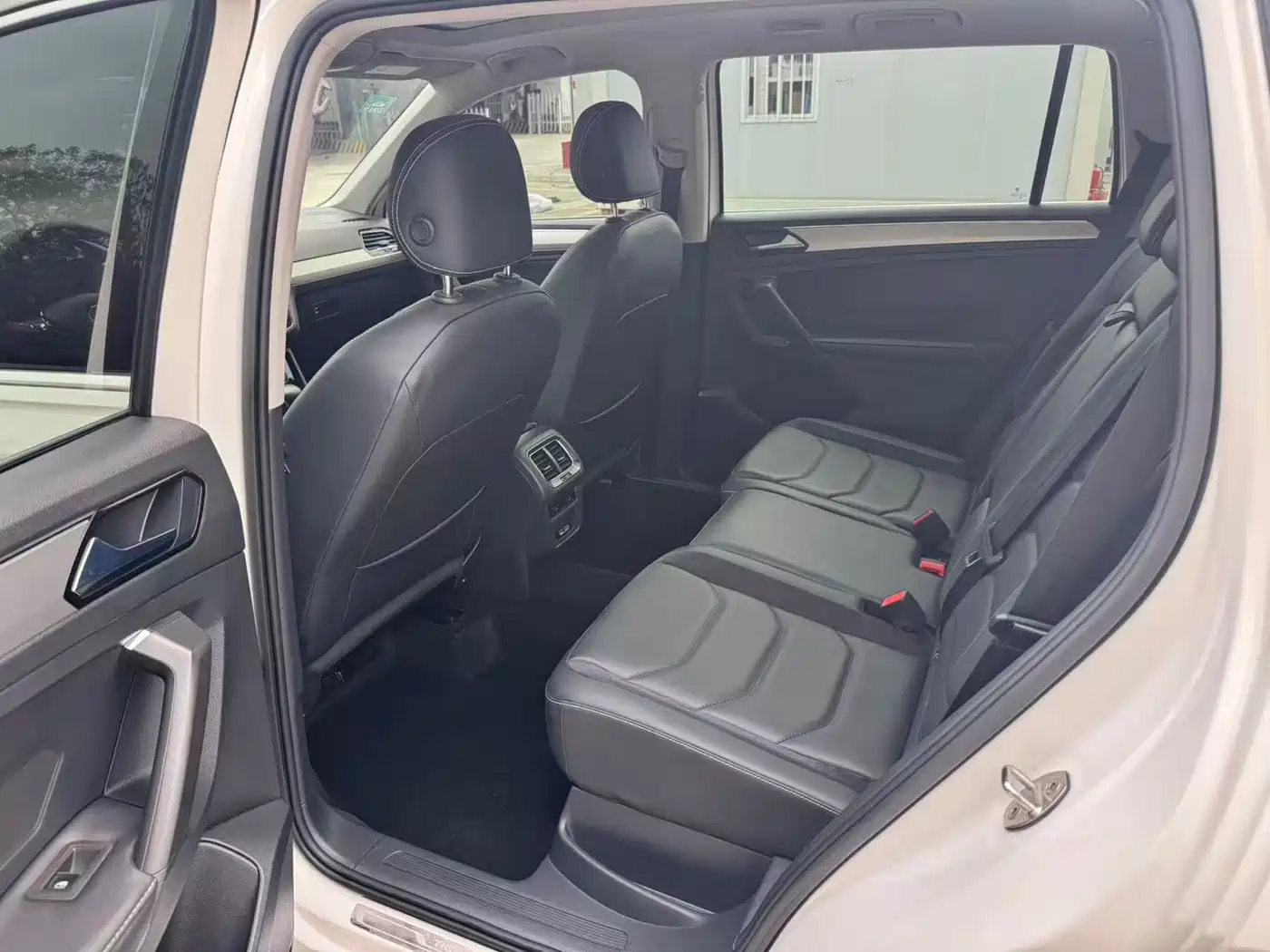 Volkswagen Tiguan L 2017 330TSI Automatic 2WD Luxury Edition фото 11