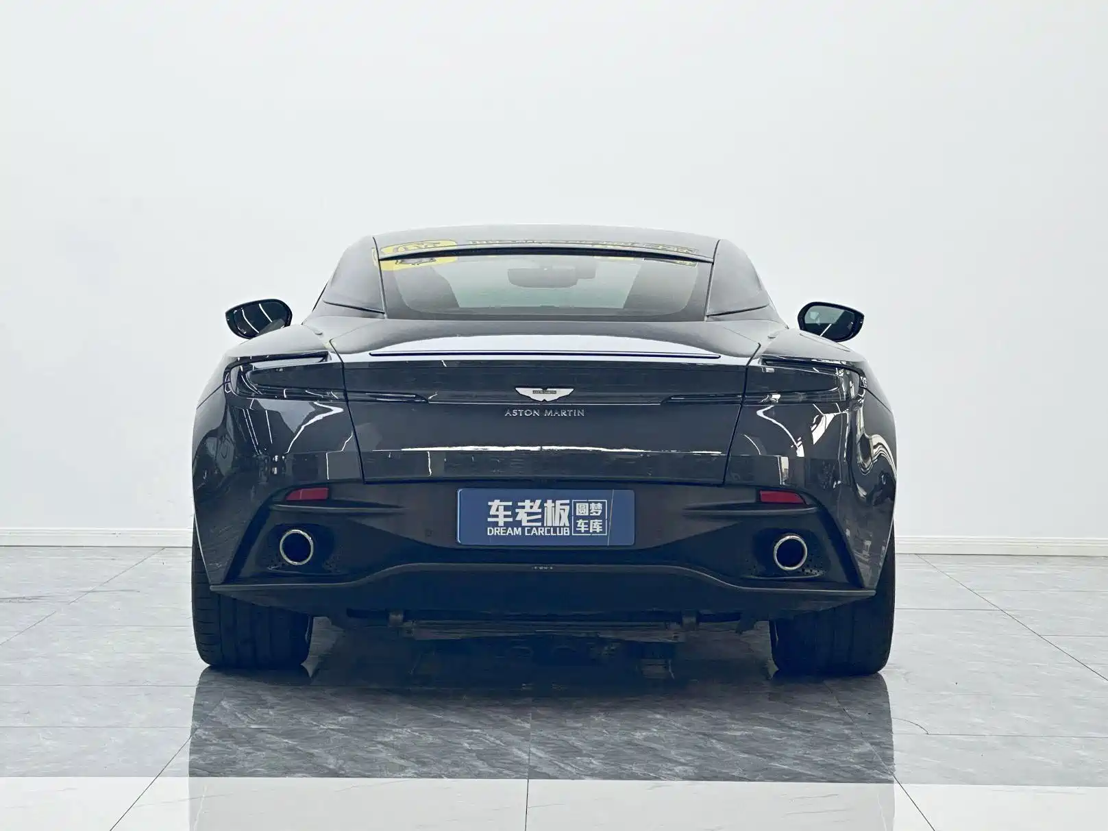 Фото 5 - Aston Martin DB11