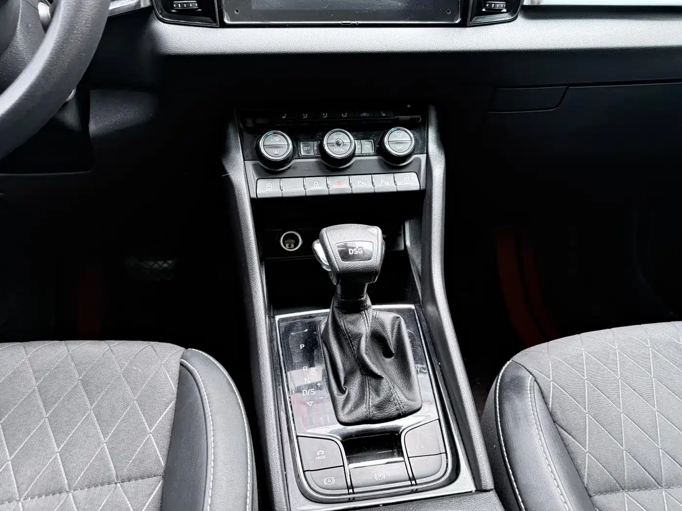 Škoda Karoq 2019 TSI280 Smart Drive Luxury Edition China V фото 17