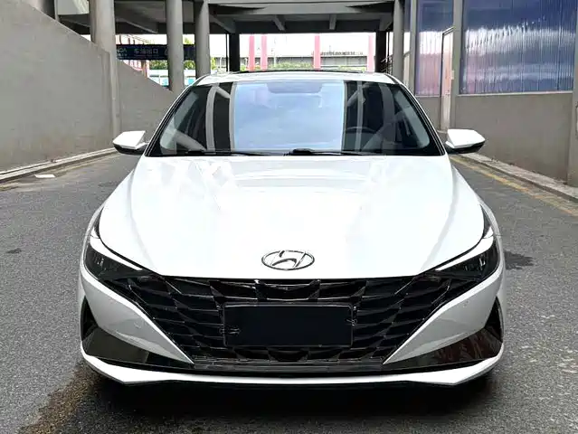 Hyundai Elantra 2021 1.5L CVT GLX Elite Edition — фото 3