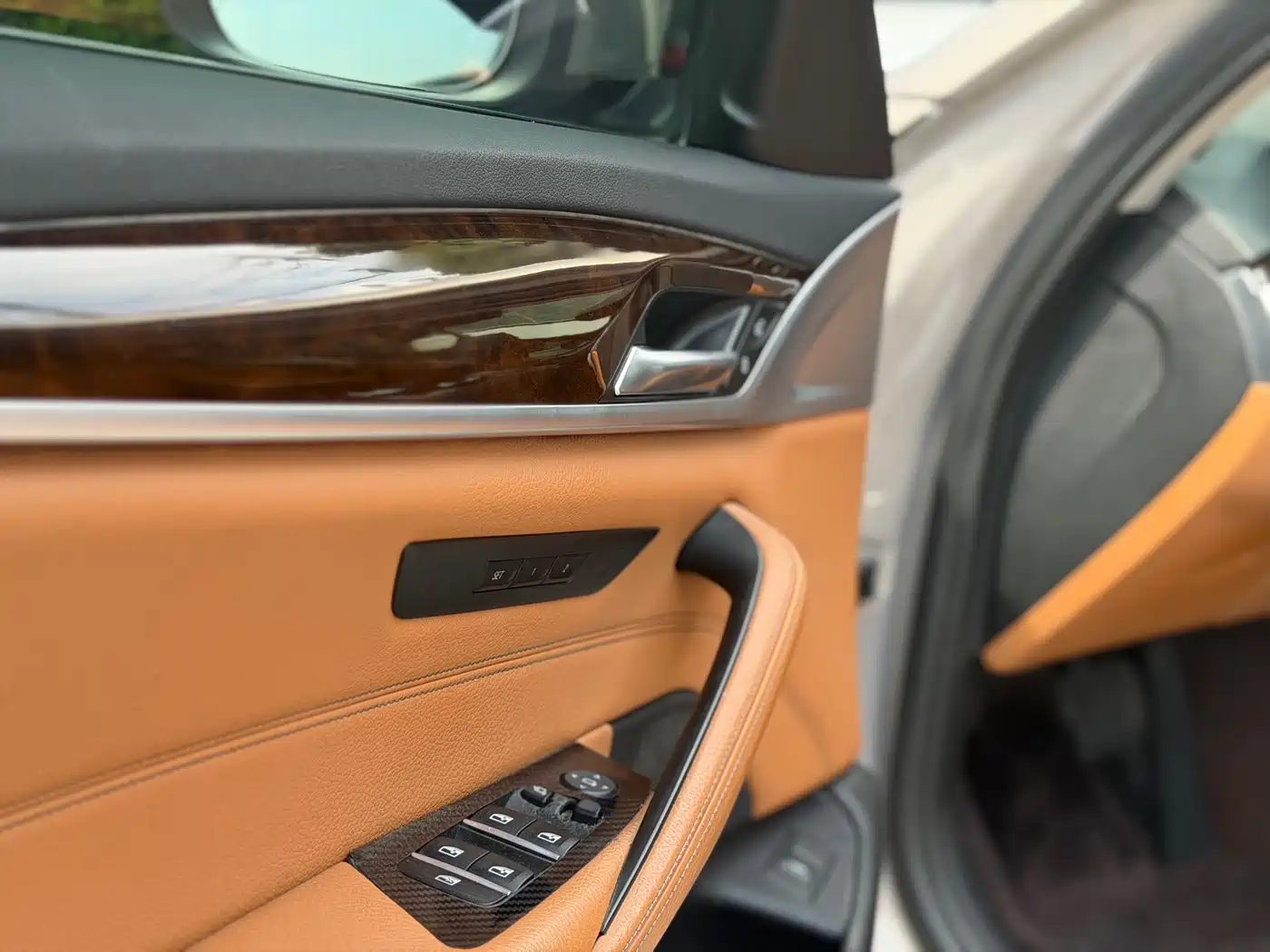 BMW 5 Series 2018 528Li Launch Special Edition фото 11