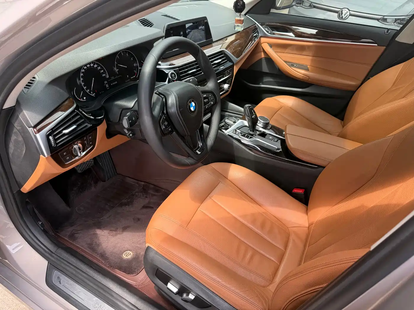 BMW 5 Series 2018 528Li Launch Special Edition фото 13