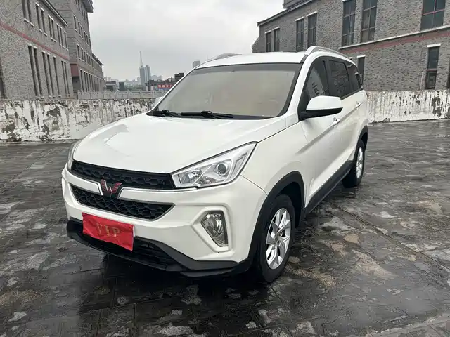 Wuling Motors Wuling Hongguang S3 2019 Auto-clutch Version 1.5L Manual Luxury (China V)