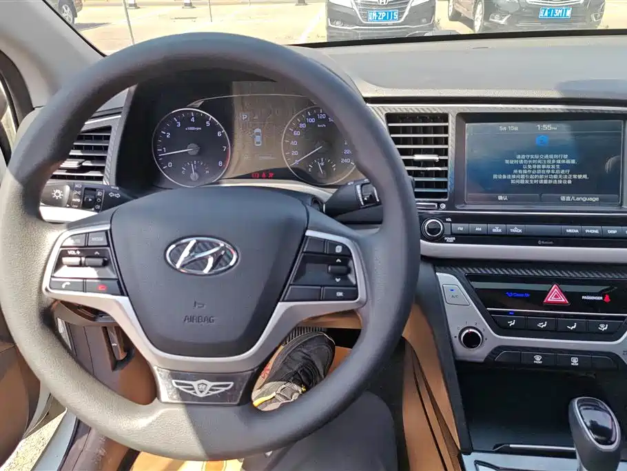 Hyundai Elantra 2016 Model 1.6L Automatic Smart Elite фото 12