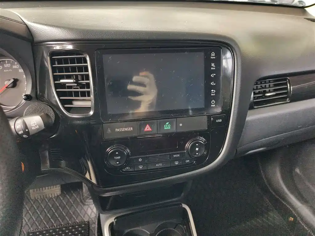 Mitsubishi Outlander 2021 Facelift 2.0L 2WD Comfort Edition 5-Seater фото 7
