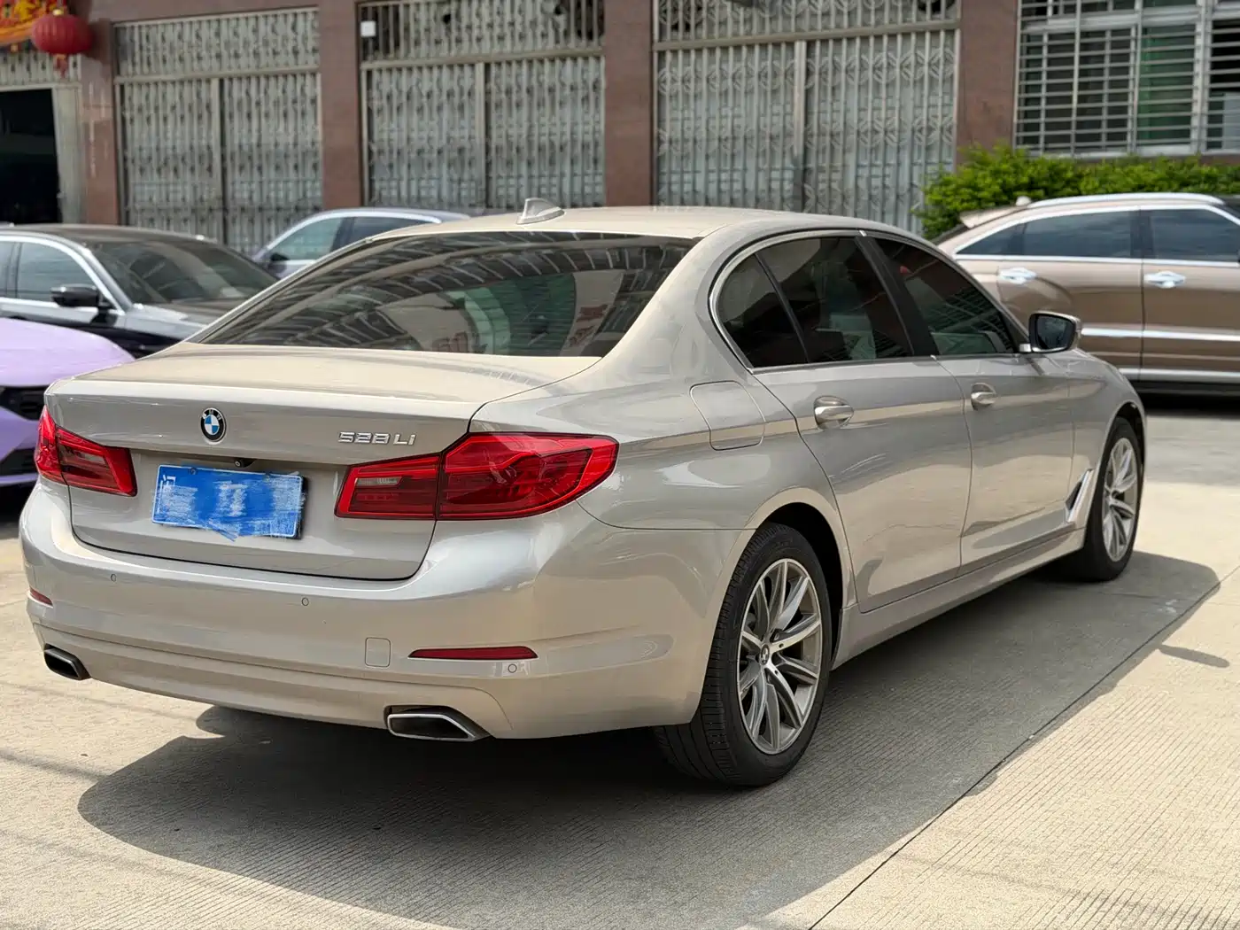 BMW 5 Series 2018 528Li Launch Special Edition фото 9