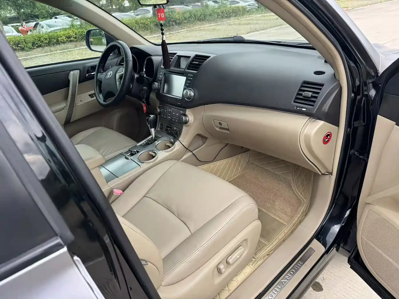 Фото 19 - Toyota Highlander