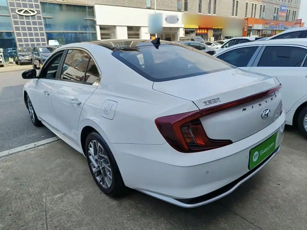 Hyundai Mistra 2021 2021 1.8L CVT GLX Elite