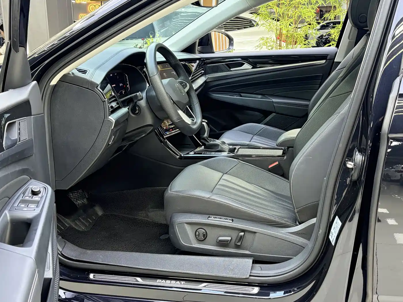 Volkswagen Passat 2025 2025 Outstanding 380TSI Starlight Dragon Soaring Edition