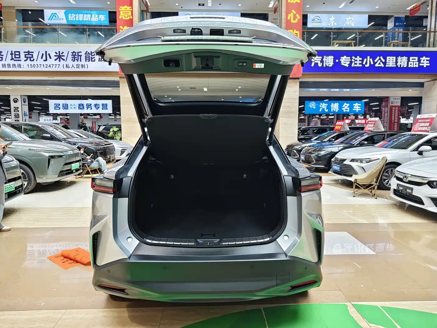 Lexus RZ 2023 450e 4WD Deluxe фото 16