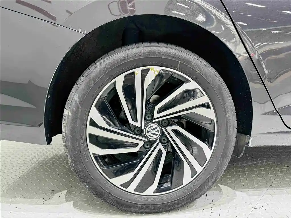 Volkswagen Sagitar 2021 280TSI DSG 30th Anniversary Edition фото 23