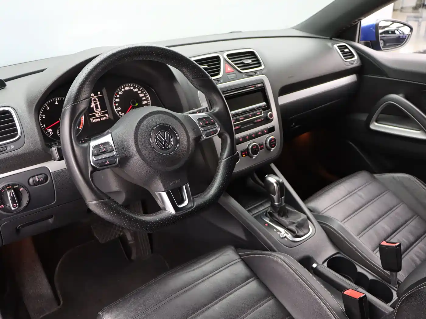 Volkswagen Scirocco 2013 2.0TSI Million Mile Edition фото 17