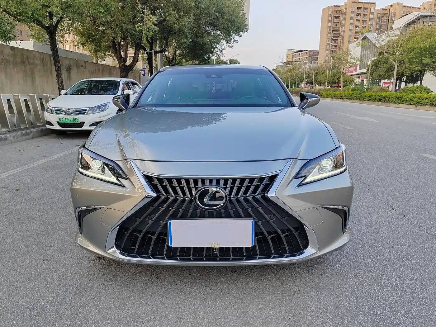 Lexus ES 2022 200 Excellence Edition фото 2