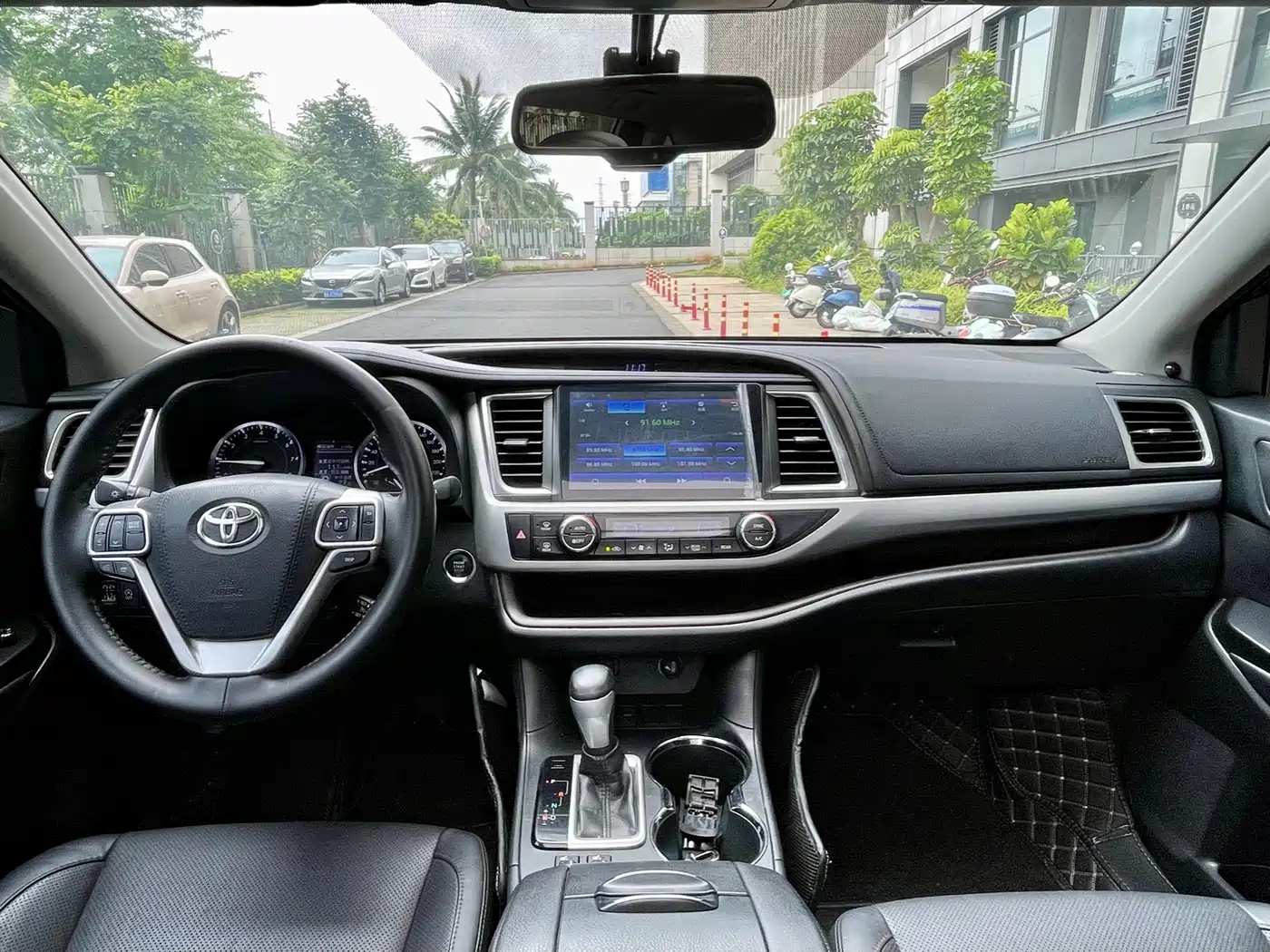 Toyota Highlander 2017 2.0T 2WD Premium 7-Seater фото 4