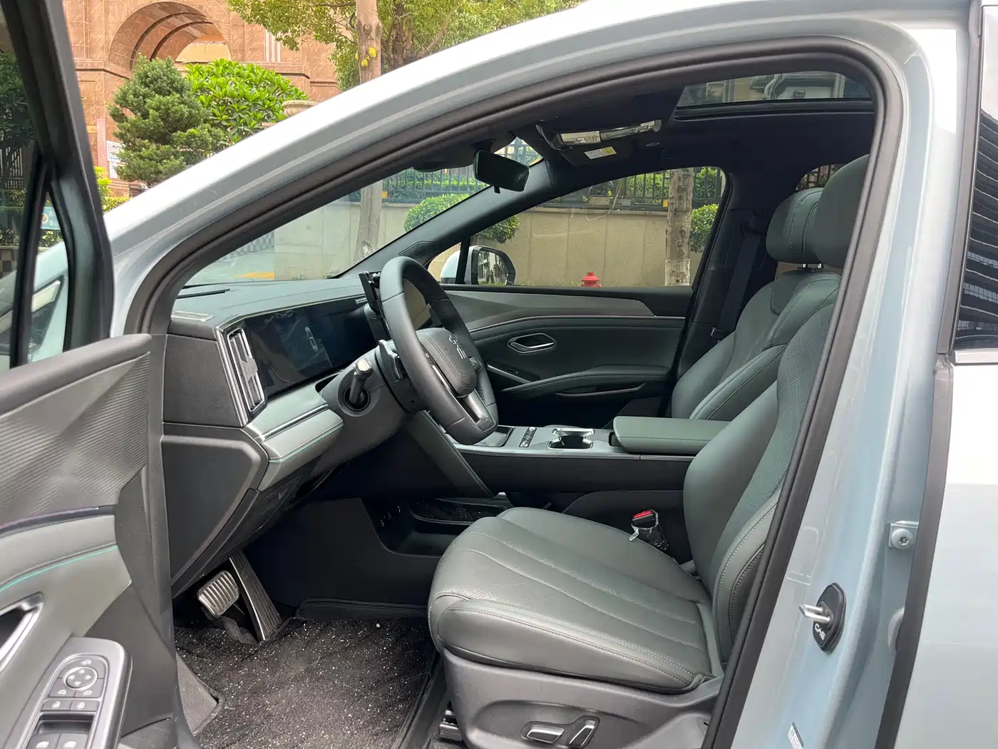 BYD Song L DM-i 2026 DM-i Smart Edition 130KM Superior фото 10